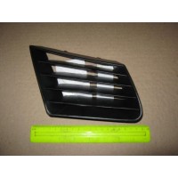 Решітка в бампері права SEAT IBIZA 02- (TEMPEST). 6L085367601C